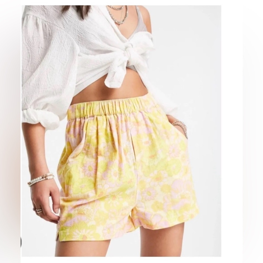 Free People palo duro relaxed fit in Yellow & Pink retro Floral Bermuda’s sz XS